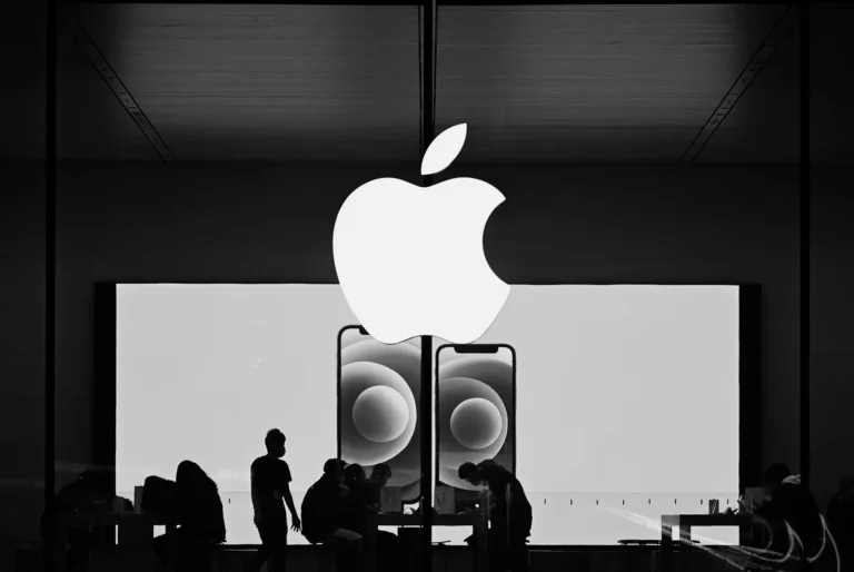 Apple sues OpenAI over trade secret theft apple store