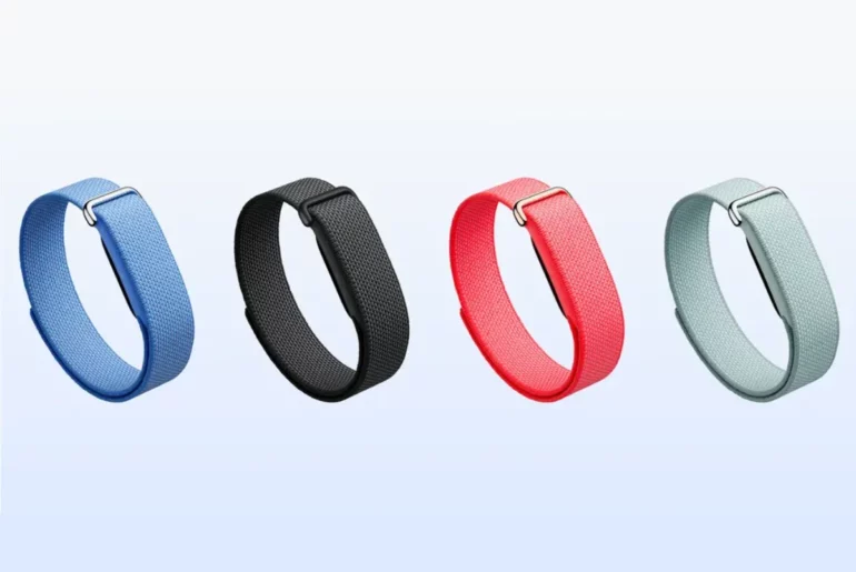 Google launches Fitbit Air, a screenless health band
