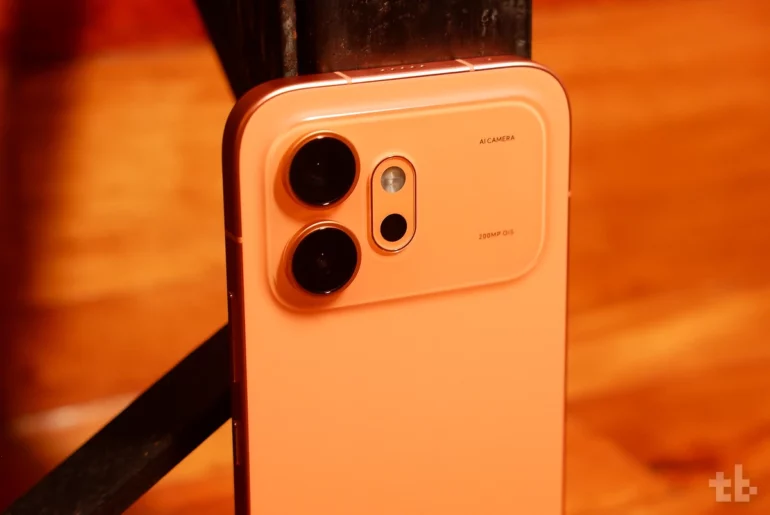HONOR 600 review: Reliable mid-range phone with power and portability