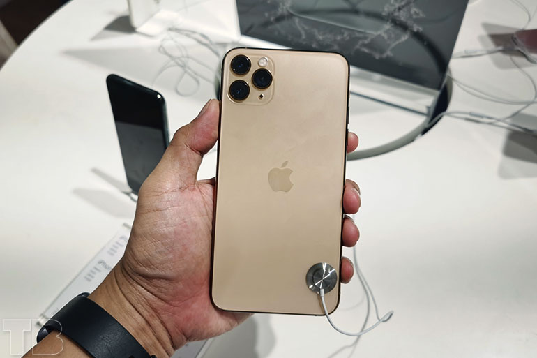 iPhone 11 Pro Beyond the Box