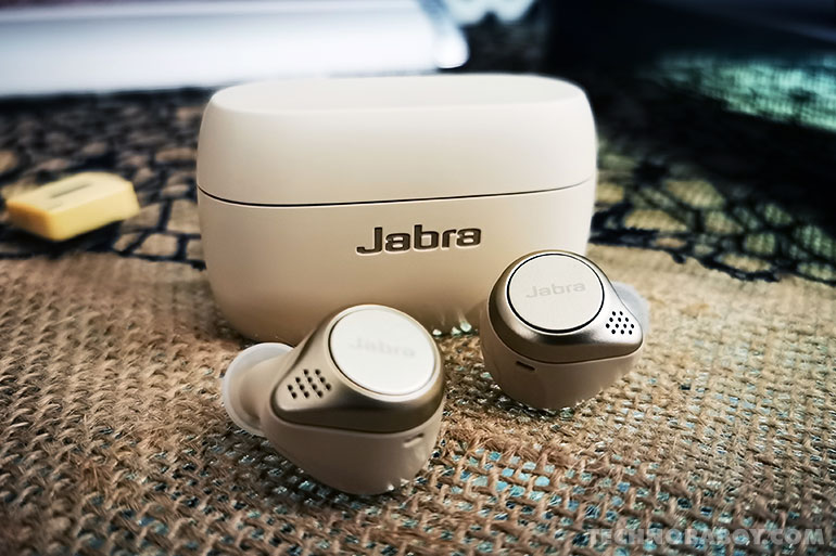 Jabra Elite 75T Charging Case Lights : Jabra Elite 75t & Active 75t now come with wireless - Just place the case on the charger.