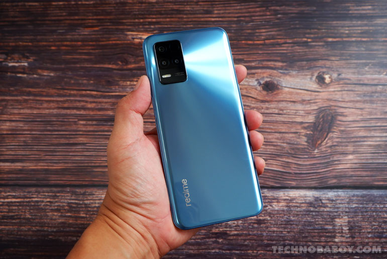 realme 8 5G initial review - back