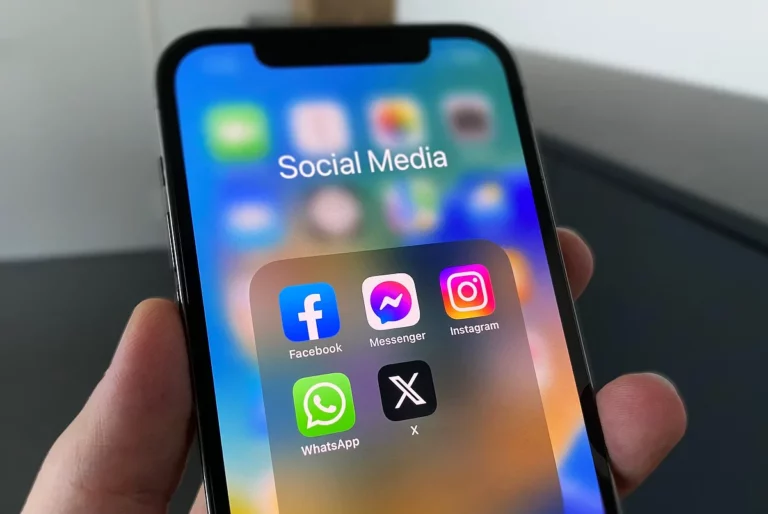 UAE bans social media for kids under 15 social media