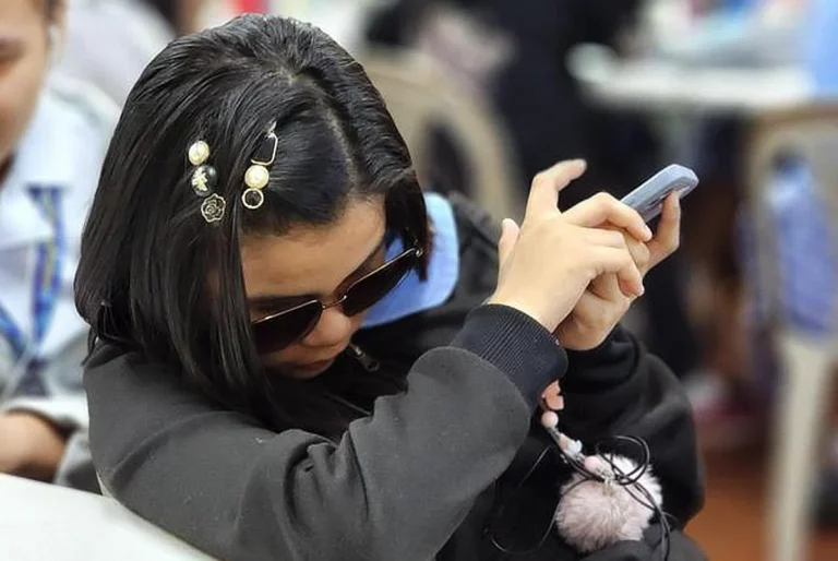 student from Philippine National School for the Blind