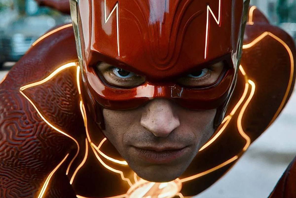'The Flash' official trailer gives us two Barrys, two Batmen, and