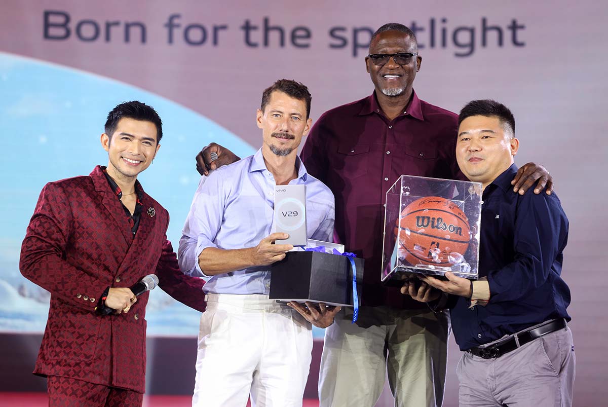vivo, NBA partnership: Event host, Francesco Suarez (NBA Asia), Dominique Wilkins (NBA Legend and Hall of Famer), and Ted Xiong (vivo Philippines)